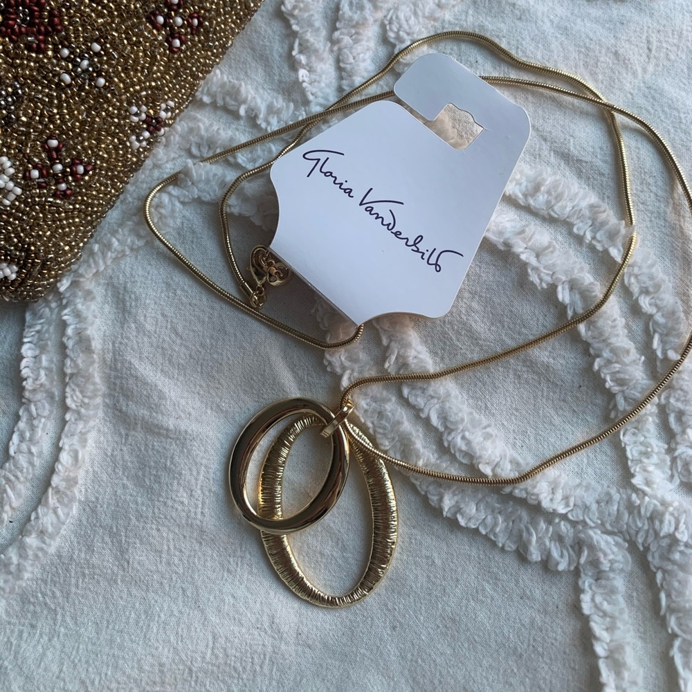 Gold Pendant Necklace